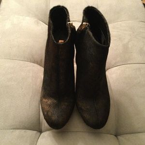 BCBGMAXAZRIA HEELS SIZE 7.5